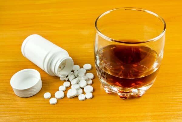 Meloxicam affects renal blood flow, while alcohol’s diuretic effect causes dehydration.